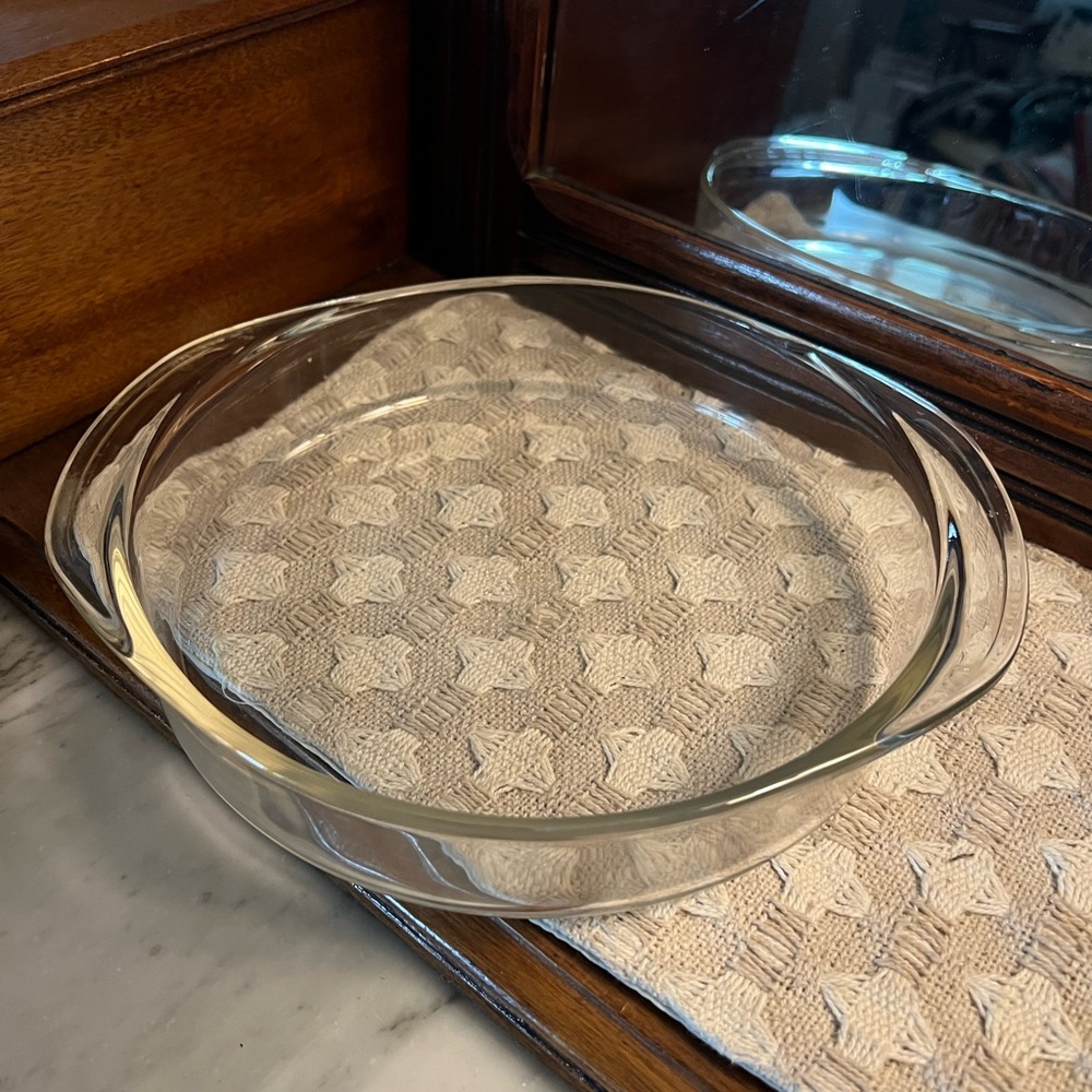 PYREX All Uppercase *Vintage* Classic Clear Glass Casserole Dish 8 in. by 2in.